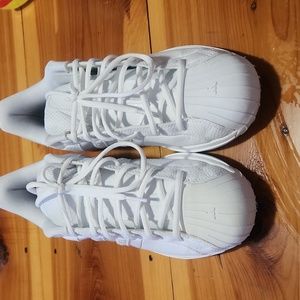 Adidas Tennis shoes Size 7 Mens